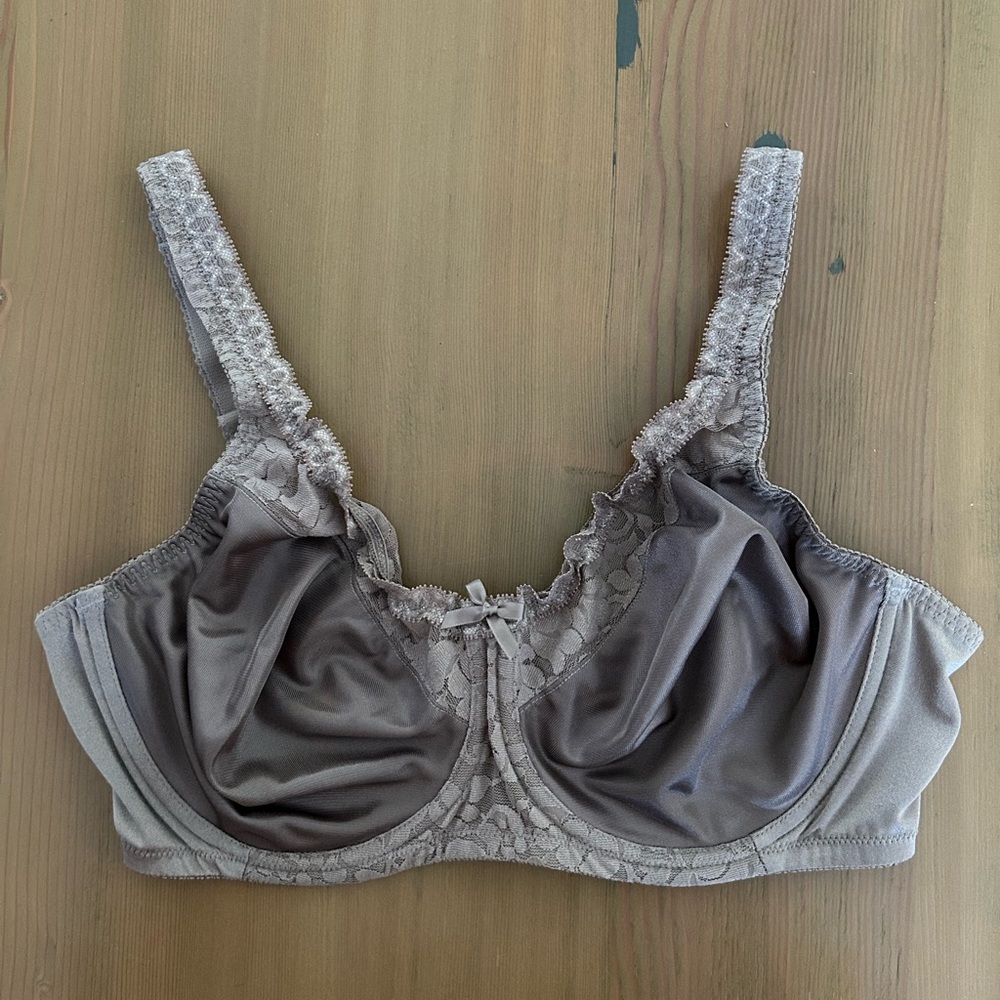 Warner’s dusty lilac bra